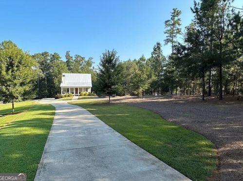 72 Point Place Rd, Hartwell, GA 30643-8064