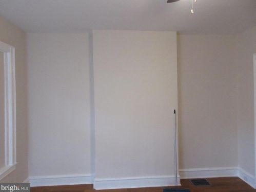 5416 4th St, Philadelphia, PA 19120-2814