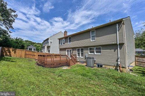 8407 Paige Glen Ave, Springfield VA  22152-3543 exterior