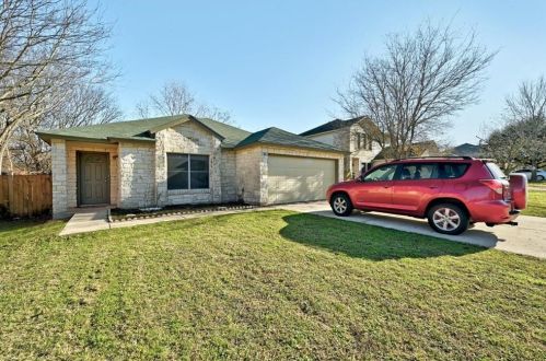 7905 Bramble Bush Dr, Austin TX  78747-4003 exterior