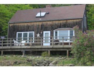 411 Hopkins Rd, Brattleboro VT  05301-9637 exterior
