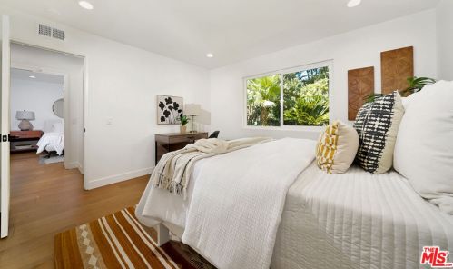 4871 Paseo De Vega, Irvine CA  92603-3322 exterior