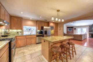 103 Remington Dr, Folsom, CA 95630-4825