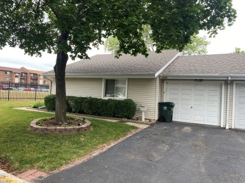 1710 Shannon Ln, Palatine, IL 60074-1730