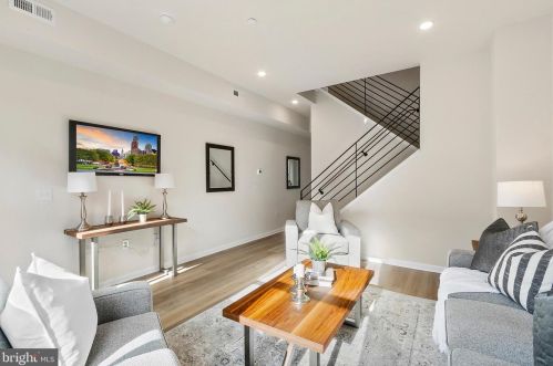 2714 Earp St, Philadelphia, PA 19146-3714