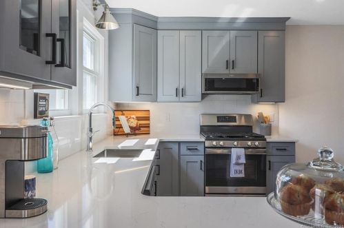 14 Elton Ct, Norwalk CT  06851-4830 exterior