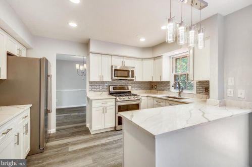 7305 Langsford Ct, Springfield VA  22153-1536 exterior