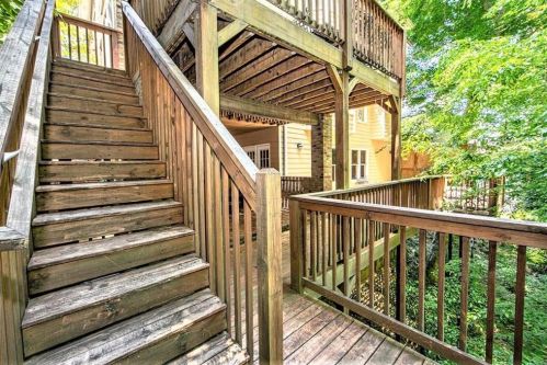 205 Fieldsborn Ct, Atlanta GA  30328-1039 exterior