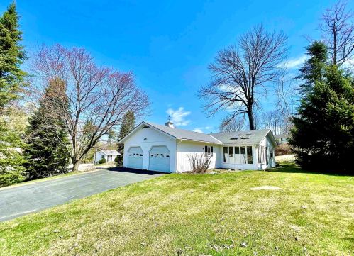 5 Stringer Ln, Unity, NH 03743-3342