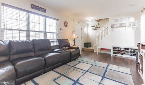 20 Barnard Ave, Gloucester, NJ 08030-2101