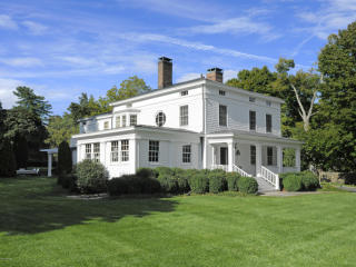587 North St, Greenwich CT  06830-3425 exterior