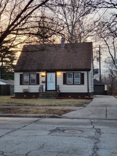 2238 9th Ave, Broadview, IL 60155-4025