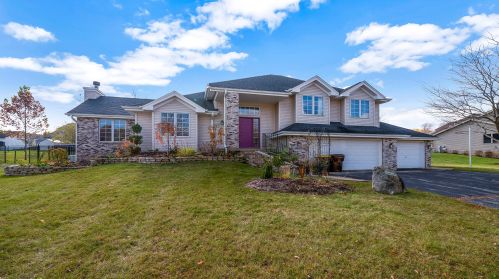 6667 Rolling Hedge Ln, Rockford, IL 61108-5627