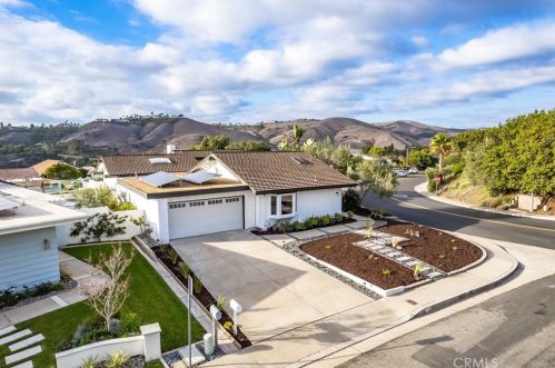 323 Calle Empalme, San Clemente CA  92672-2105 exterior