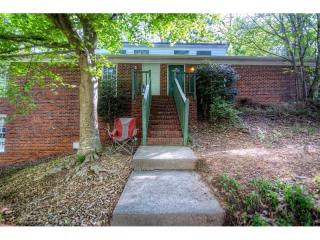 5512 Estates Ct, Norcross, GA 30093-2226