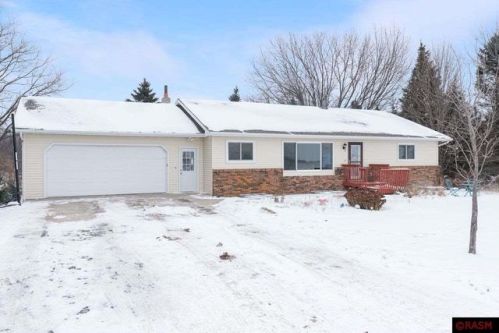 608 Riverdale Rd, Mankato, MN 56001-8608