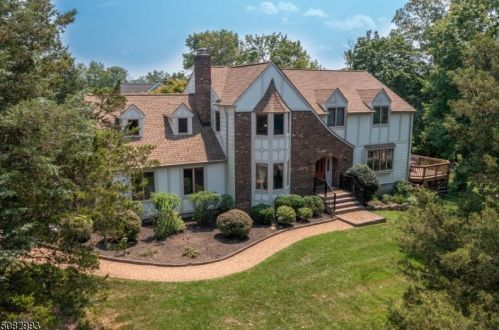 2 Woodstock Ln, Annandale, NJ 08801-3425