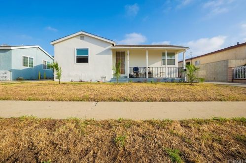 3210 134th Pl, Hawthorne CA  90250-6319 exterior