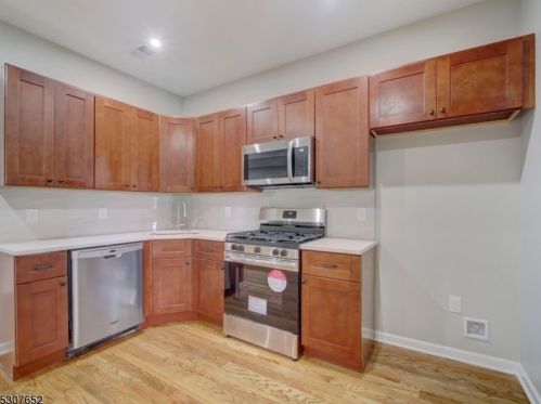236 Woodside Ave, Newark NJ  07104-3114 exterior
