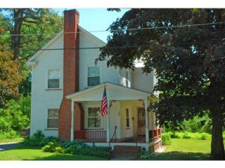 102 Highland St, Brattleboro VT  05301-6488 exterior