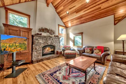 12712 Zurich Pl, Truckee, CA 96161-6039