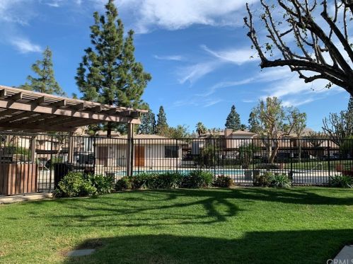 1335 Massachusetts Ave, Riverside CA 92507-7047 exterior