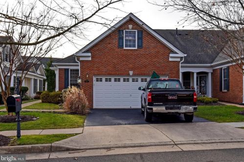 5124 Curran Creek Dr, Haymarket, VA 20169-6216