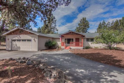 64215 Hunnell Rd, Bend, OR 97701-8915