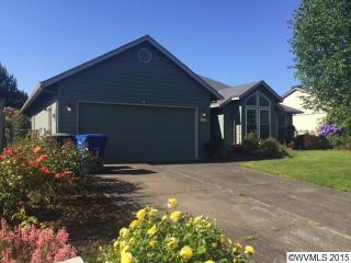 1942 Waymire St, Salem, OR 97304-1800