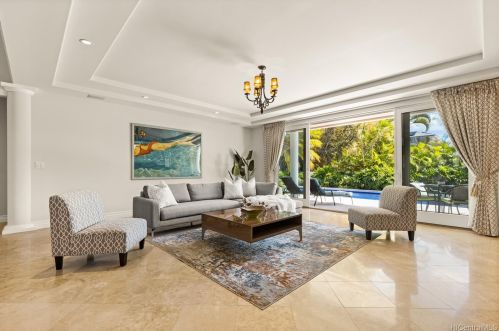 4753 Farmers Rd, Honolulu HI  96816-5443 exterior