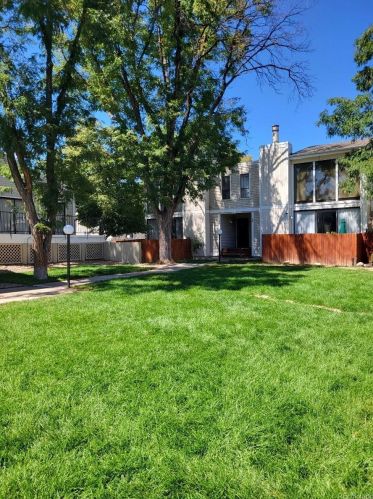1050 Monaco Pkwy, Denver CO  80224-1603 exterior