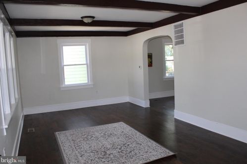 26 Crescent Blvd, Camden NJ  08108-1042 exterior