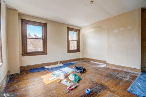 437 44 St, Philadelphia PA 19104-2910 exterior