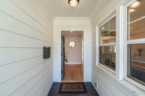 4425 Tyrone Ave, Van Nuys, CA 91423-2626