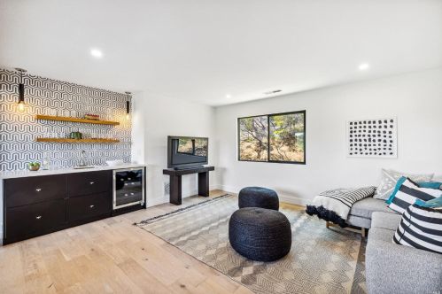558 Miller Creek Rd, San Rafael CA  94903-1319 exterior