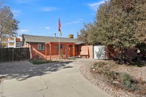 421 Iola St, Denver, CO 80010-4529