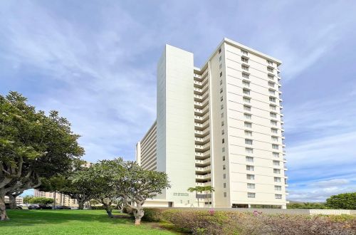 1160 Ala Napunani St, Honolulu HI  96818-1622 exterior