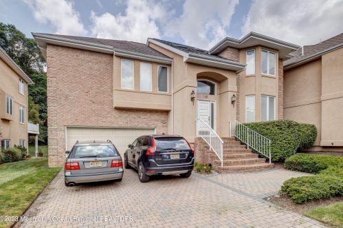 148 Panther Valley Ct, Holmdel Village, NJ 07733-2558