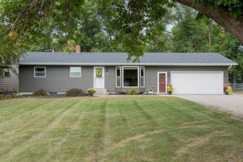 220 1st St, Sabin, MN 56580-4113