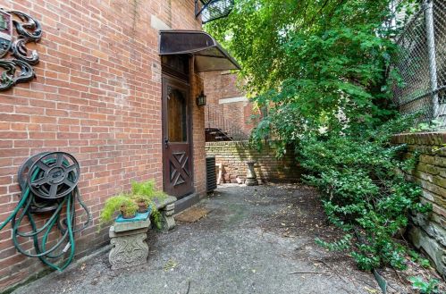428 Chestnut St, Cincinnati OH  45202-1419 exterior