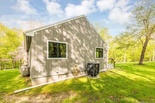 511 Tobacco St, Exeter CT  06249-1641 exterior