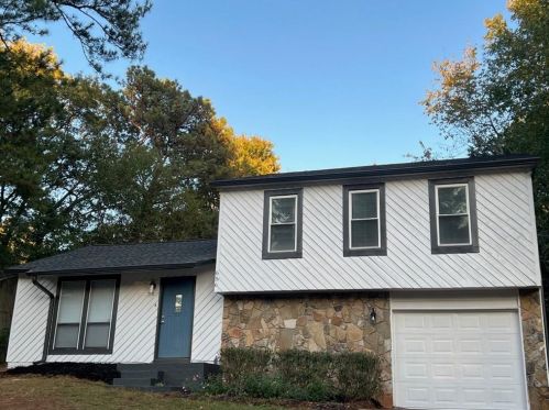 656 Wood Path Dr, Stone Mountain, GA 30083-4664