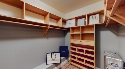 2471 Chevy Chase Dr, Glendale CA  91205-3085 exterior