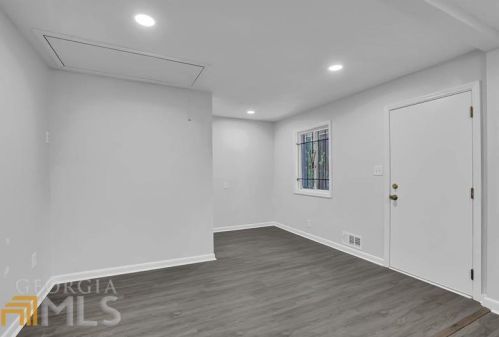 3007 Dogwood Dr, Atlanta GA  30344-3905 exterior