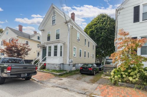 16 Cabot St, Portsmouth, NH 03801-4315