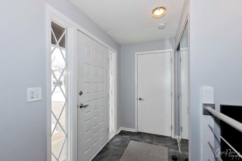 1450 Royal Dr, Addison, IL 60101-1183