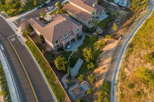 16849 Ridge Cliff Dr, Riverside CA  92503-0251 exterior