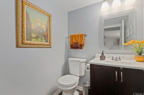 2932 Cottonwood St, Orange CA  92865-1235 exterior