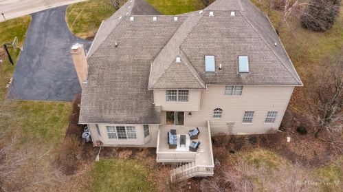 3502 Lakewood Dr, Bull Valley, IL 60012-2080
