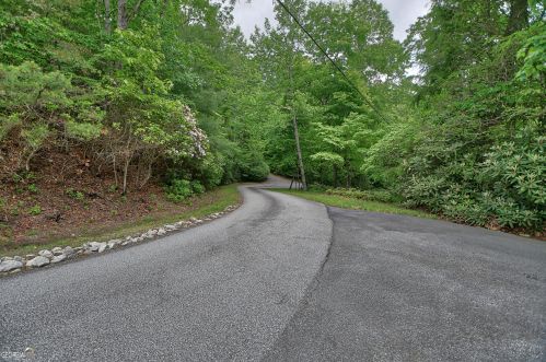 747 Smokehouse Knob Dr, Rabun Gap, GA 30568-2642